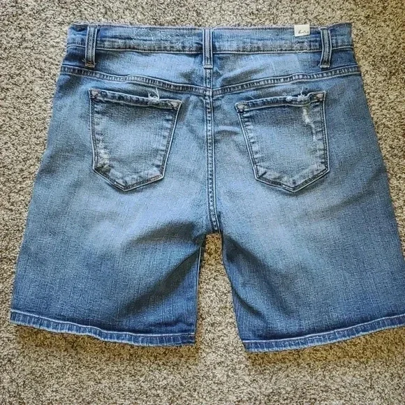 KanCan Medium Stone Wash Denim Shorts - Picture 7 of 8